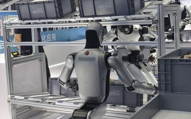 「机器人+」优必选开启第六次配售背后：人形机器人战局升维，厂商抢滩上下游产业链