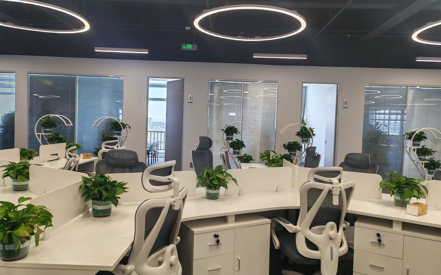 西南首个智算底座AI生态实验室落地成都成华 构建AI+机器人产业新生态