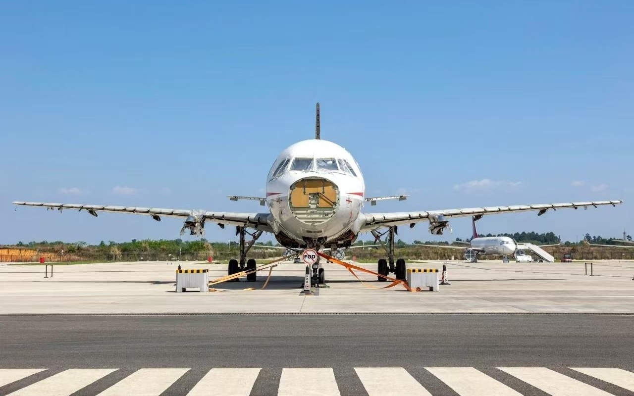 未来十年1000架飞机将退役，探秘“变废为宝”的拆飞机生意