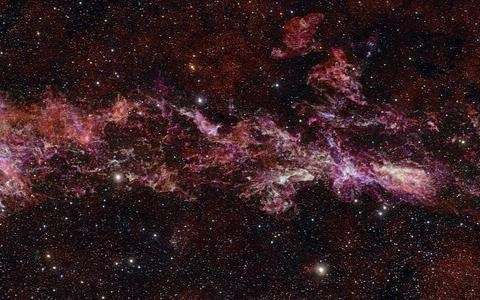 长度相当于三个月亮并排，前所未见细节曝光！史上最大规模的ALMA图像来了