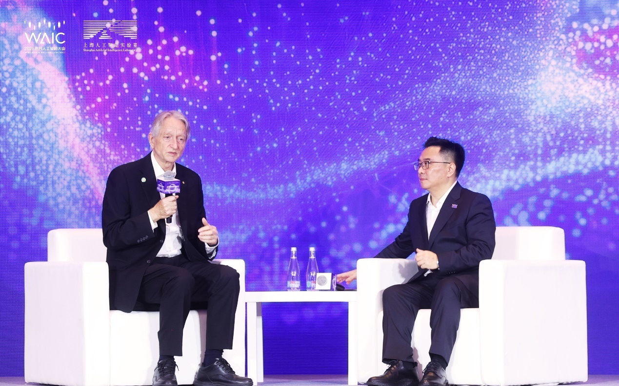“AI教父”辛顿：多模态聊天机器人已具有“意识”，各国应分享让AI“善良”的技术