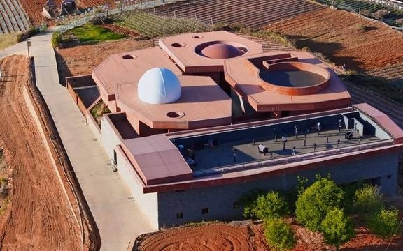 月全食“带食月出”怎么看？元宵夜封面直播带你云追月