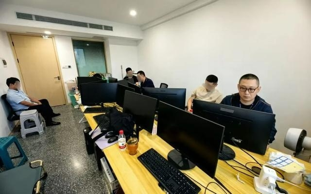 黑小米、黑理想、黑鸿蒙智行……他们图啥？