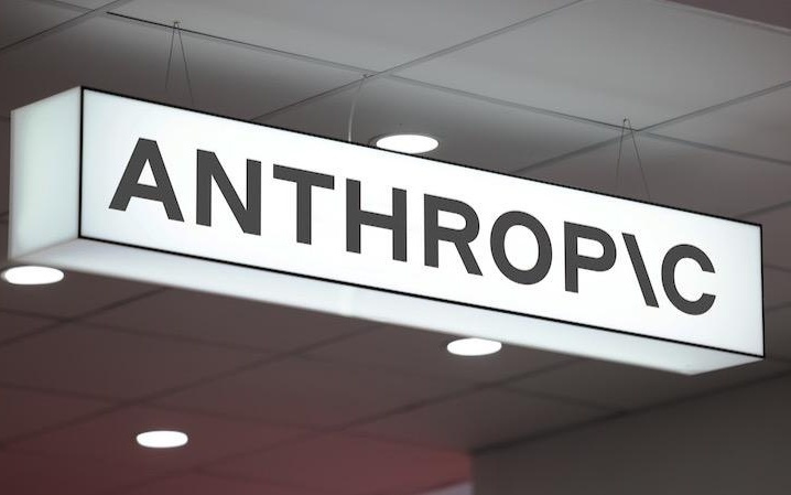 3800亿美元估值的Anthropic，到底还缺哪块拼图？