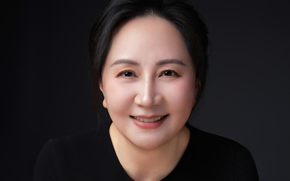 华为2025年收入8809亿元，轮值董事长孟晚舟致辞：“纵有千重浪，心有不灭光”