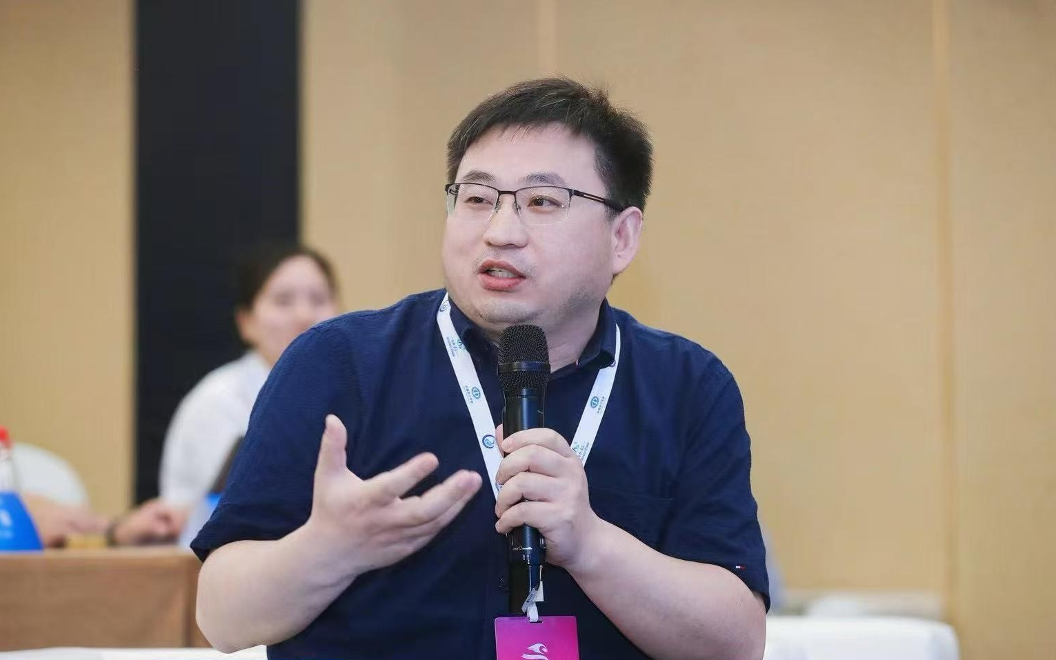 中国首个机器人博士诞生记丨专访卓益得李清都：学霸要学“兰花指”，也要学表达情感
