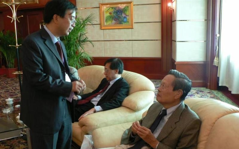 院士潘建伟追忆杨振宁：33年前他对我说了一句很有分量的话