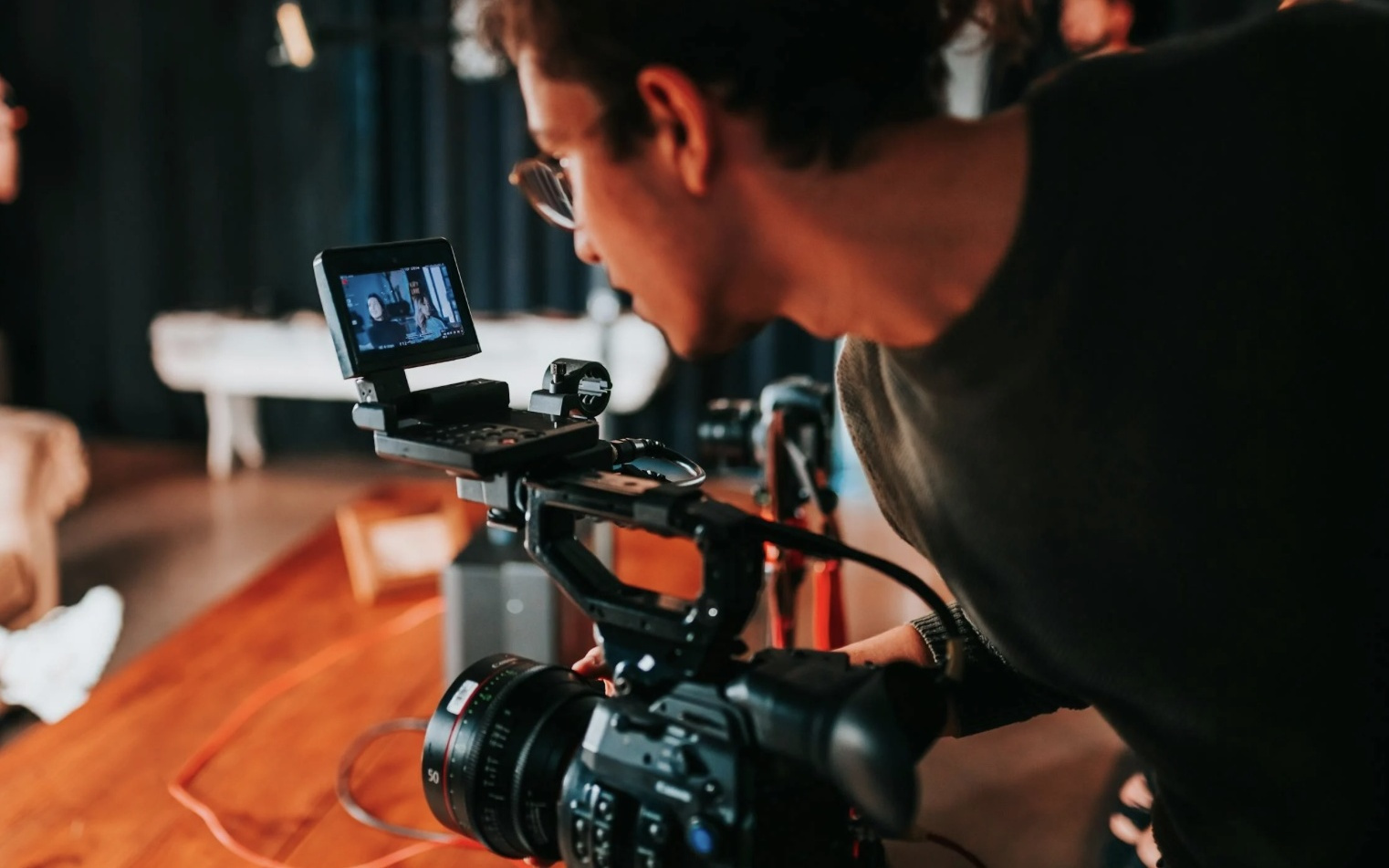 还在批影视飓风Tim杭州相亲？他的电商生意早就赚麻了，500元的冲锋衣爆卖万件