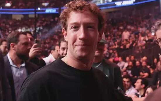 裁掉两万多名员工后,扎克伯格终于对自己下手了,他正秘密测试“AI替身”来帮自己当CEO