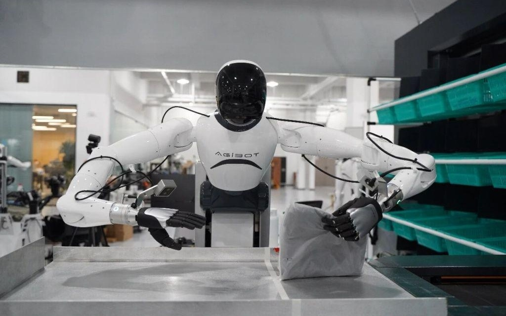 从“造出来”到“用起来”,这支团队如何让机器人更智慧?