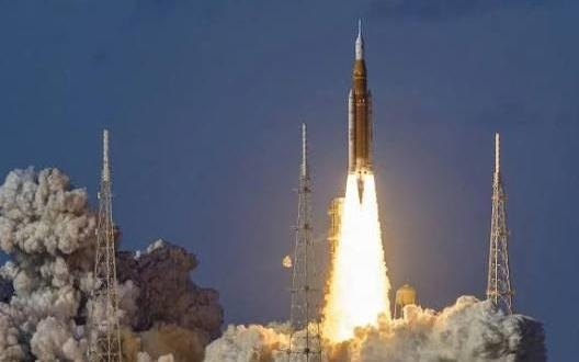 从“绝境求生”到“主动远征”：“阿耳忒弥斯2号”刷新人类最远飞行纪录