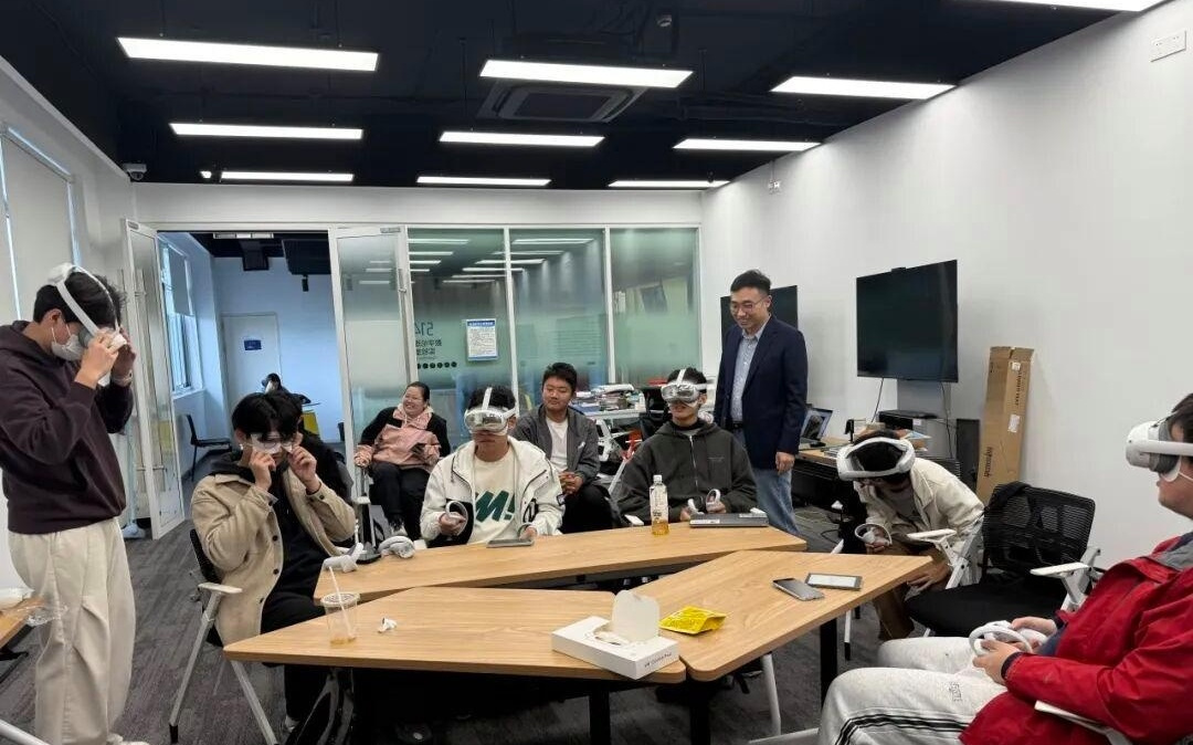 在AI时代，他们守住人的尺度