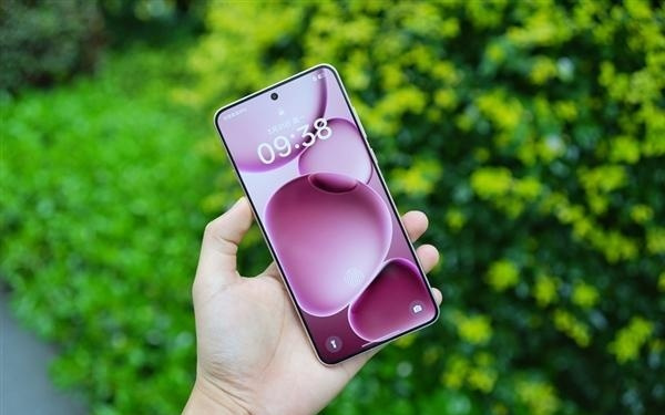 OPPO Find X9 Ultra搭载最强3倍长焦：1/1.28英寸2亿像素！切6倍比原生还强