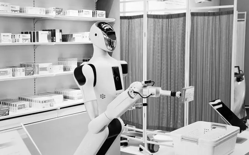 初二聊点硬核:春晚机器人惊艳,真正的“燃料”是什么?