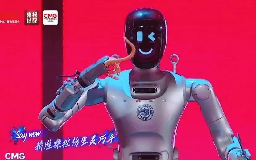 当复旦遇上交大！《CMG科创晚会》，乐队和科研团队同台演绎→