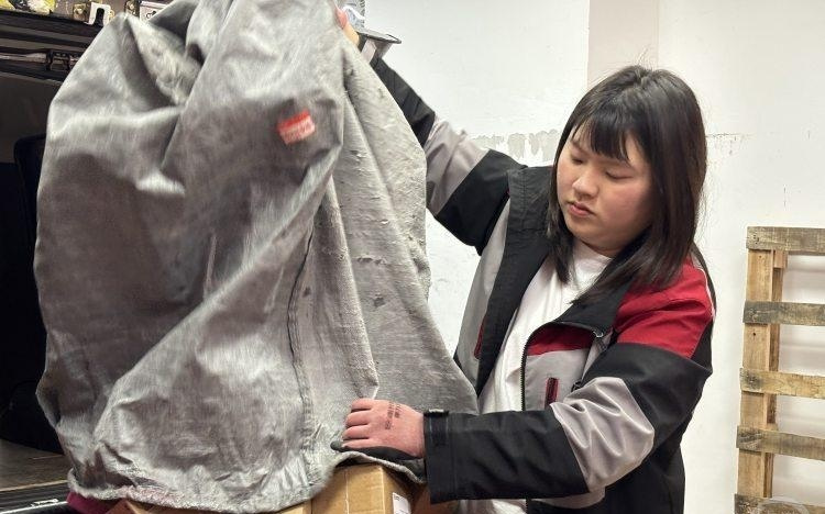 “三八”妇女节｜每天经手1500件快递 她是物流网上最稳的“接驳人”