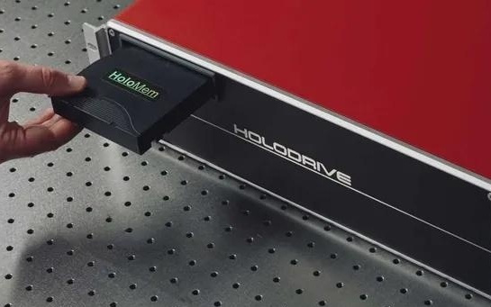英国初创公司HoloMem推出全息磁带存储技术：单盒容量达200TB