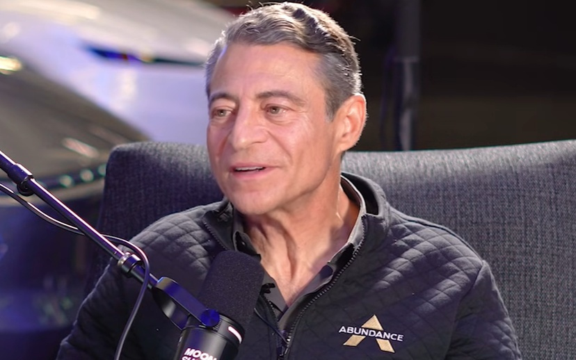 马斯克的2026愿景：我们已处于“技术奇点”，AI和机器人不可阻挡，短期是动荡和挑战，长期是丰盛时代