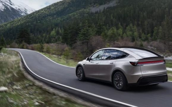 特斯拉与火山引擎达成合作，全新Model Y L车型接入豆包大模型｜XIN消费