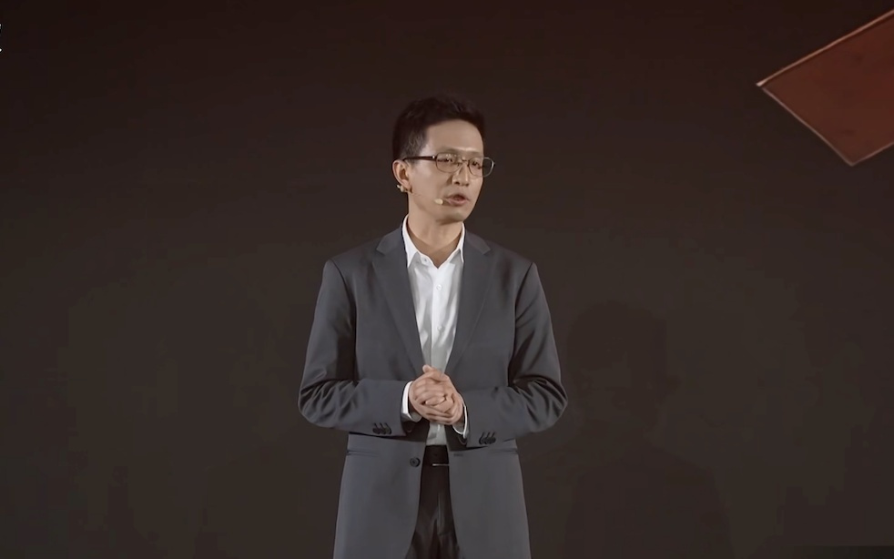 卓驭重卡高速NOA明年量产！无人物流车下个月发布，开启商乘双赛道布局