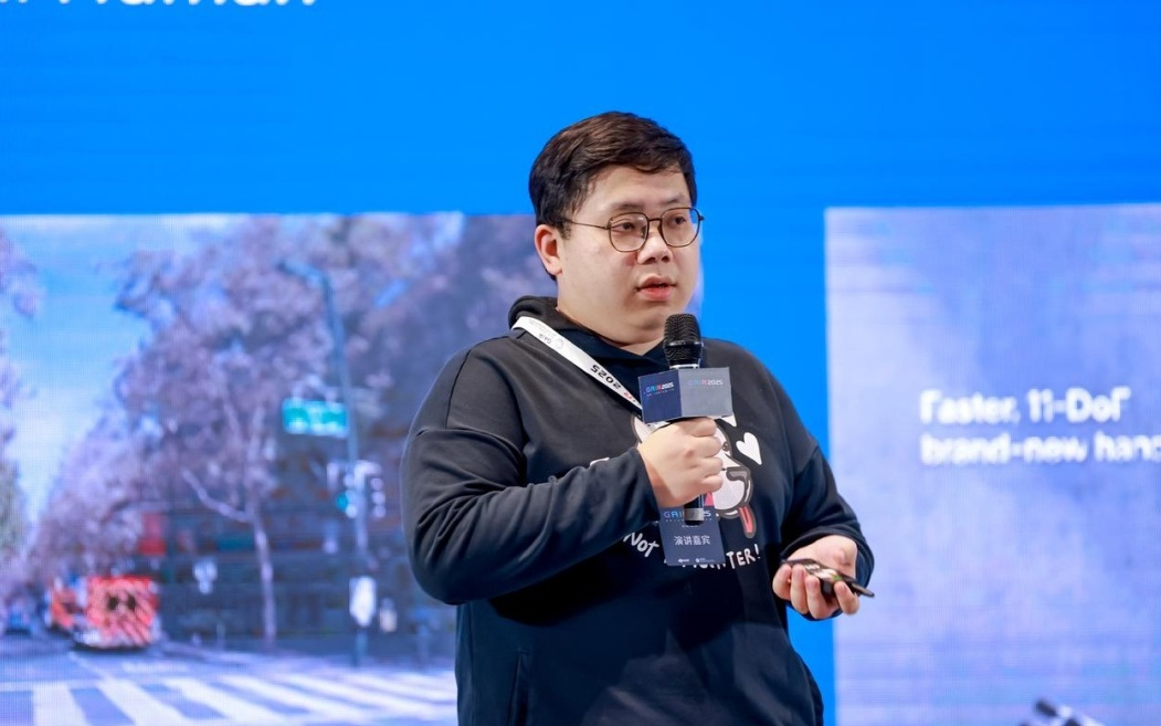 上海AI Lab王靖博：人形机器人，从「盲动」走向「感知驱动」丨GAIR 2025