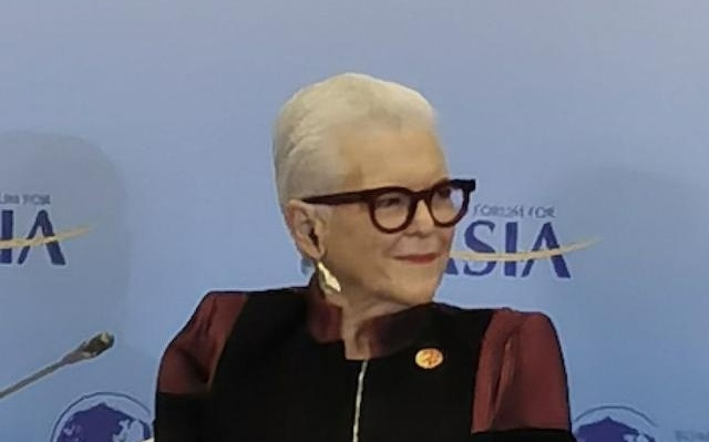 新西兰前总理希普利：我们是第一代与AI共存的人，也是最后一代能设定人机边界的人｜快讯