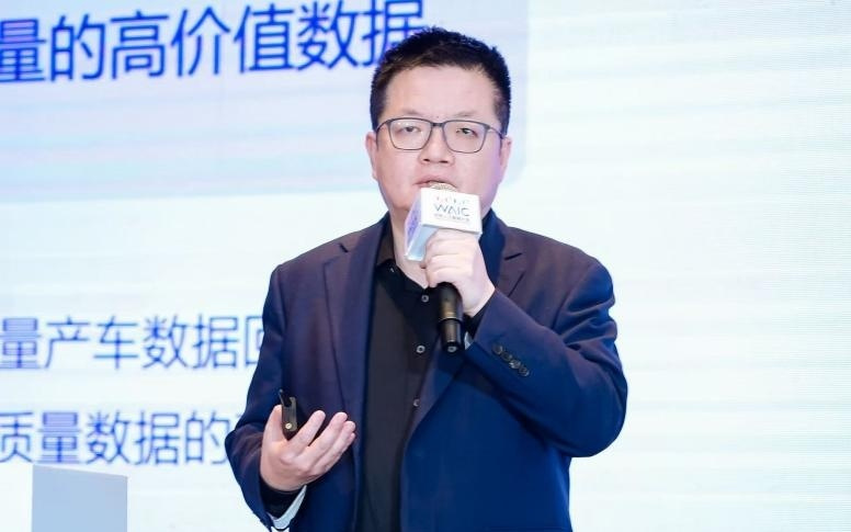 辅助驾驶有效数据难采集？首个已量产、可交互世界模型来了