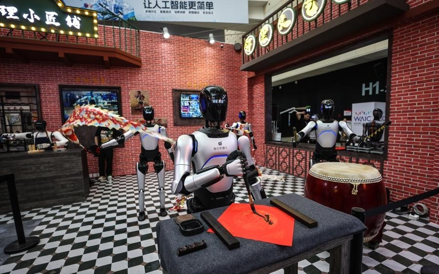 弄堂大舞台，有梦你就来，机器人也会梦到“烟火气”吗？