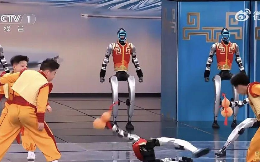 “机器人全面入侵春晚”后卖爆了！同款要85000元？摔倒“失误”是怎么回事…