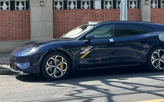 新一代小米SU7劲敌登场!尚界Z7T无伪装谍照曝光:将于3月底登场