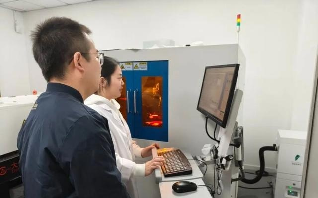 哈工大郑高院飞秒激光加工技术迎来新突破