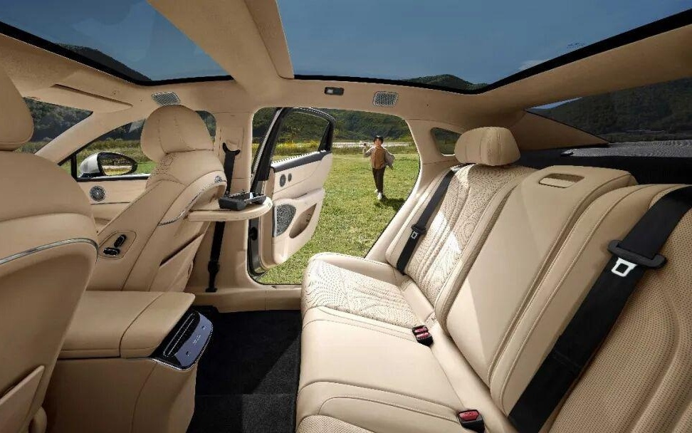 出行新标杆，智领绿色风尚，岚图追光L做对了什么？