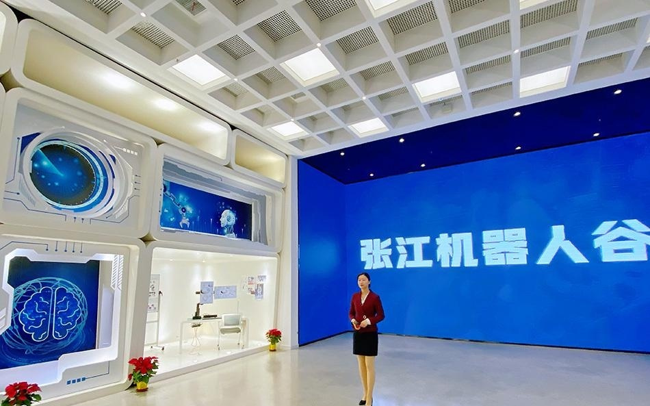 人形机器人插花比赛即将举行：怎么比？如何评？