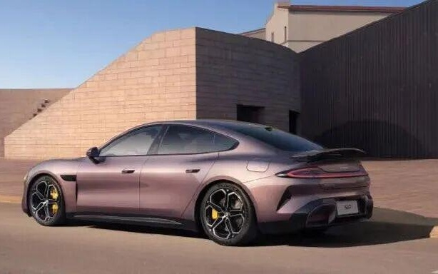 小米汽车“未交车催收尾款”案一审宣判：相关公司返还消费者双倍定金