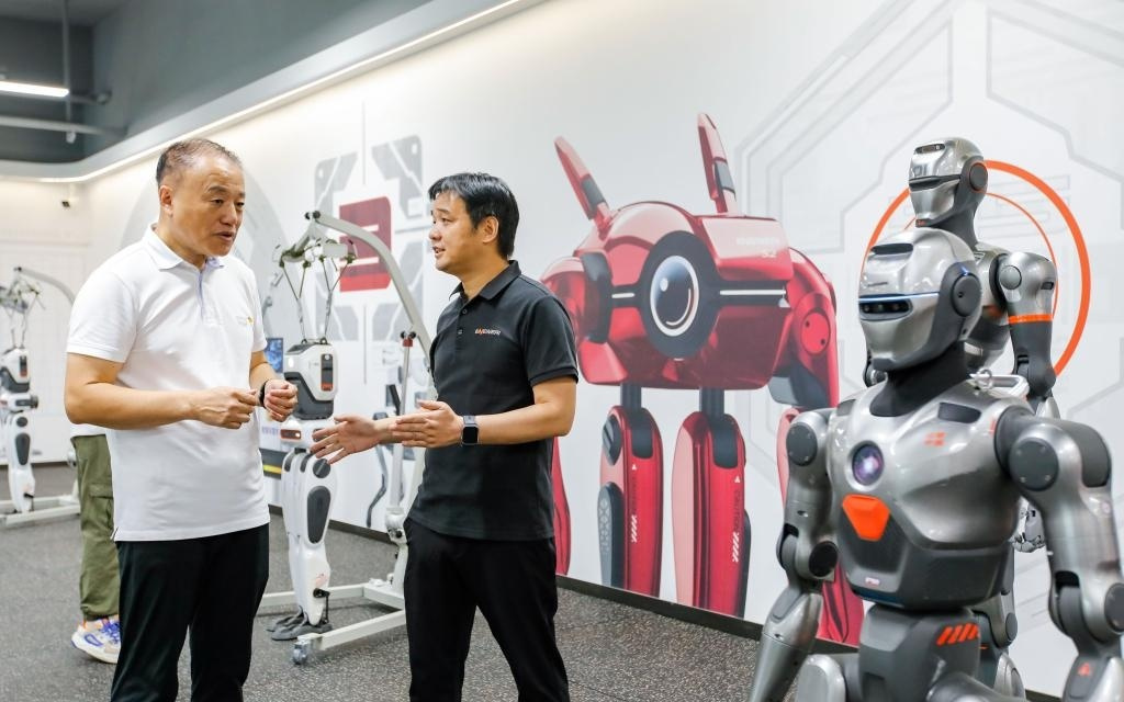 众擎机器人创始人：限制行业发展的不是交付，基础打好，市场随之而来