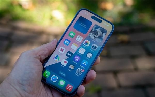 iPhone 18 Pro/17 Pro对比：灵动岛成功瘦身 史上首次