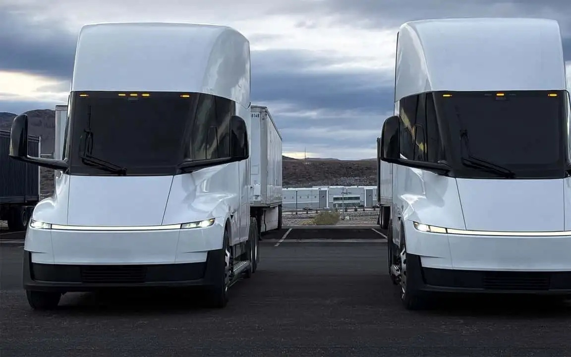 特斯拉高管透露：正为Semi电动卡车研发自动充电系统