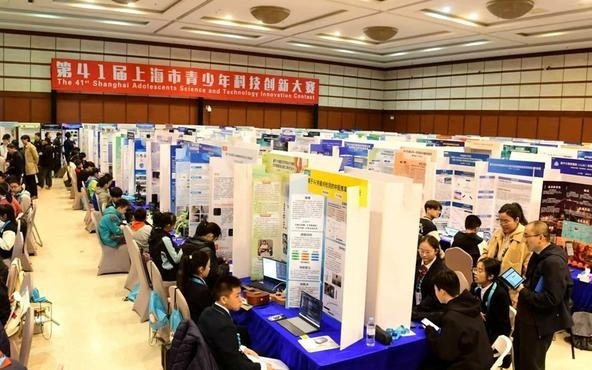 当AI大幅度降低参与门槛，这届上海青少年科创大赛更看重“提出好问题”