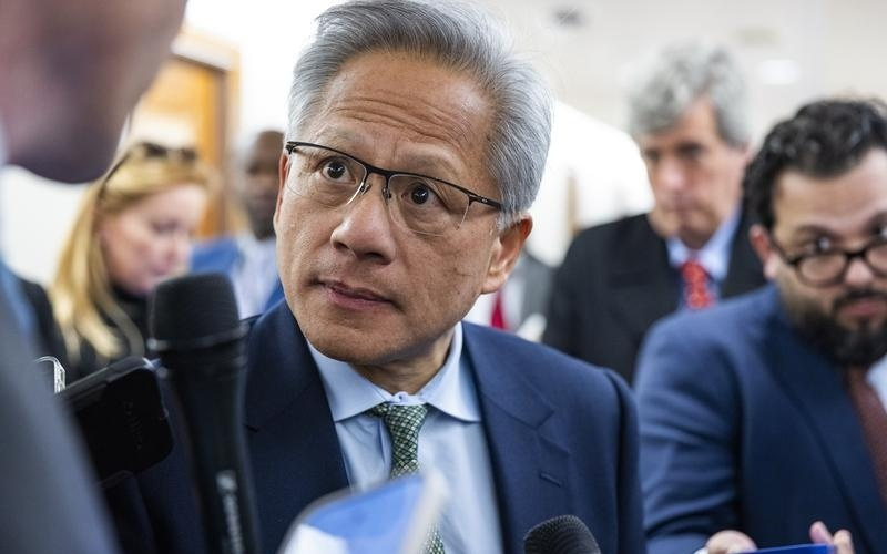 黄仁勋：不知道中国还要不要，反正不要“阉割版”