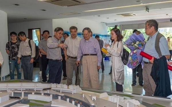 核物理学家马余刚：杨振宁先生逝世对物理学界来说是损失了精神支撑
