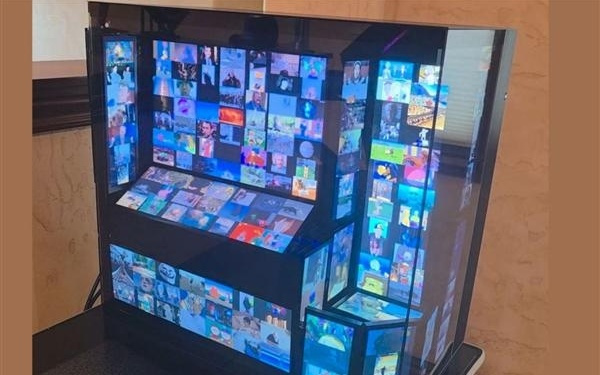 机箱塞进9块屏播15000张GIF！玩家耗时200小时：自制动态表情主机