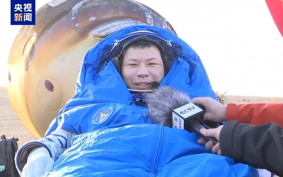 地面搜救人员如何守护神二十乘组回家？央视采访报道→