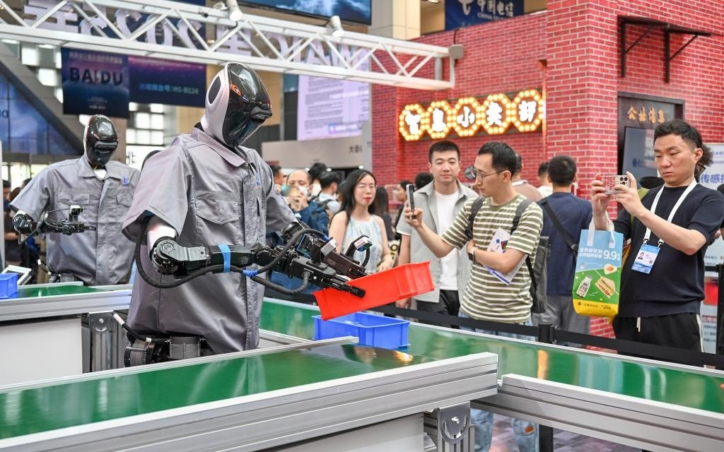 倪光南：机器人产业是下个万亿级产业，要提升对于环境感知和交互决策的投入