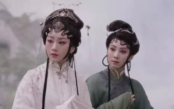 关于AI潮流中的艺术理论，50多位青年学者有话说