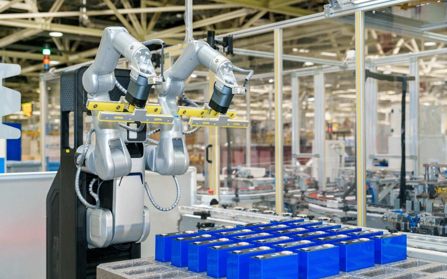 上汽集团首款人形机器人实现量产线应用