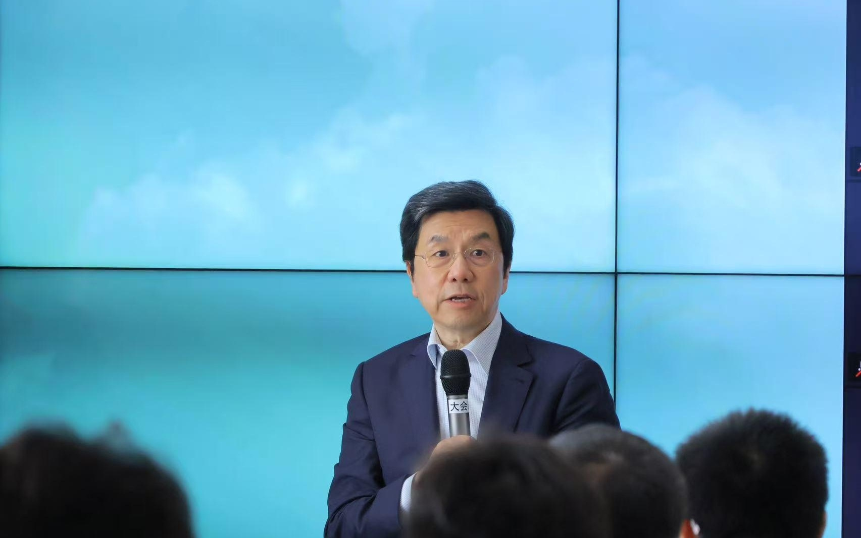 李开复：零一万物不卷竞标，亲自带队找CEO谈“一把手”合作