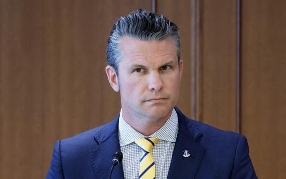 下最后通牒：周五前必须无限制开放！五角大楼怎么与一家AI公司杠上了？