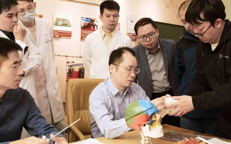 国内首款“无线自由”脑机产品,上海造!脑机接口是大手术?打游戏是炫技吗?