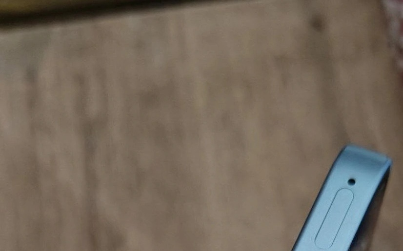 国际版一加Turbo手机实物图曝光：9000mAh电池