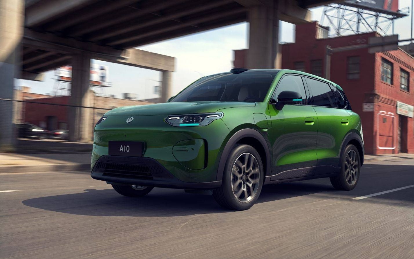 不讲武德！零跑 A10 集齐 800 V、激光雷达和「车位到车位」，只要 6.58 万元起